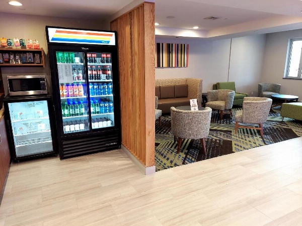 Holiday Inn Express Maspeth Hotel Main image